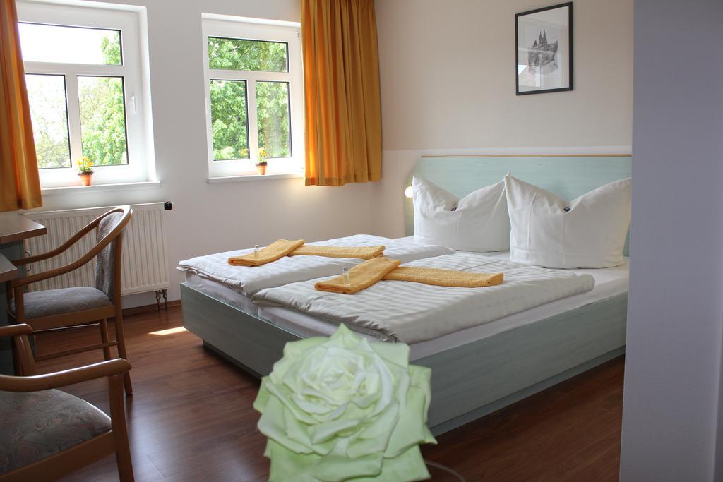 Lindenhof Hotel Thiendorf ภายนอก รูปภาพ